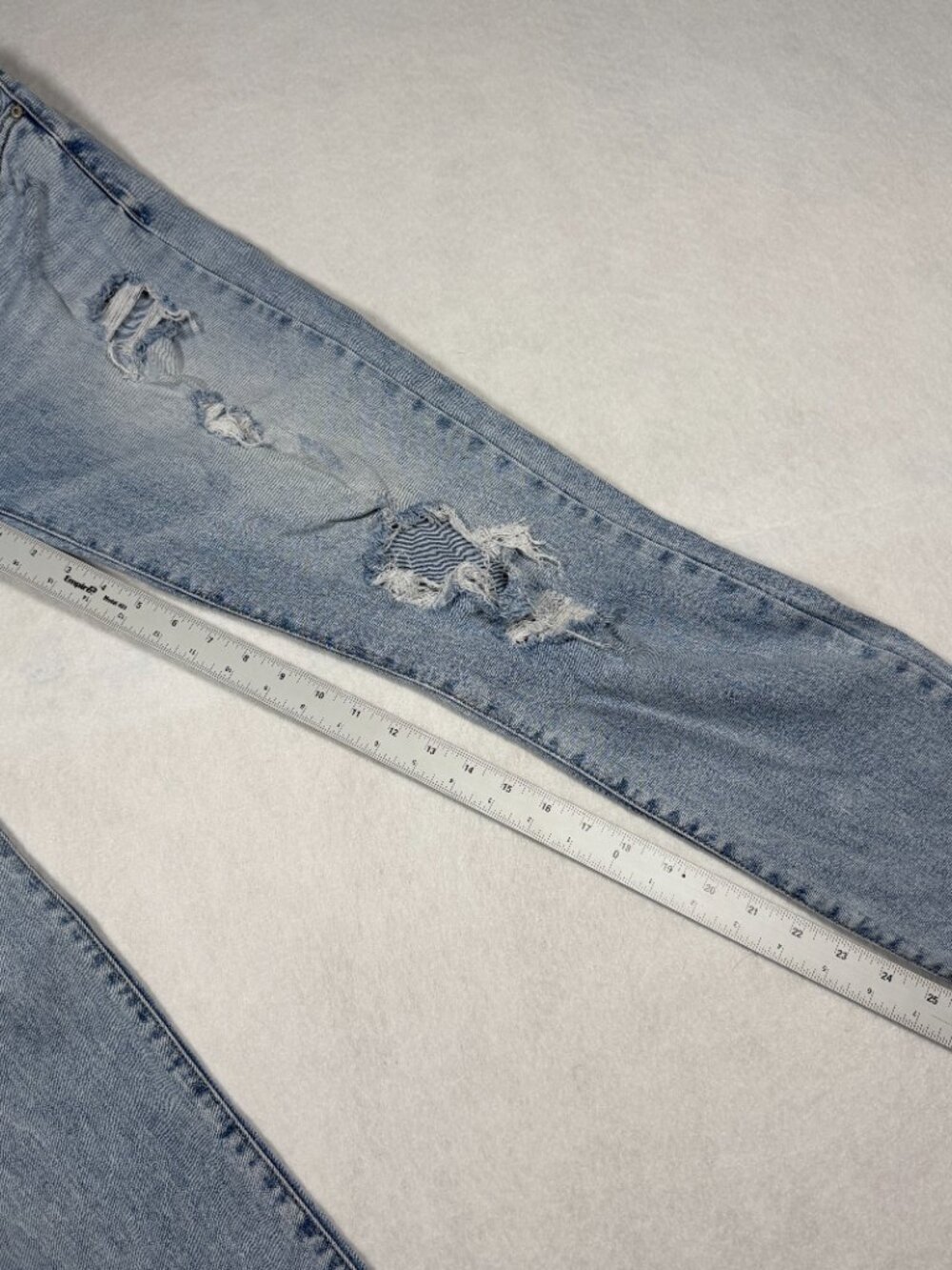 Eunina High Rise Distressed Skinny Jeans Light Wash Blue Denim Size 27 Inseam - Picture 6 of 15